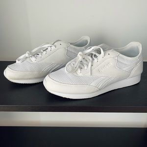 REEBOK SNEAKERS ALL WHITE SIZE 10